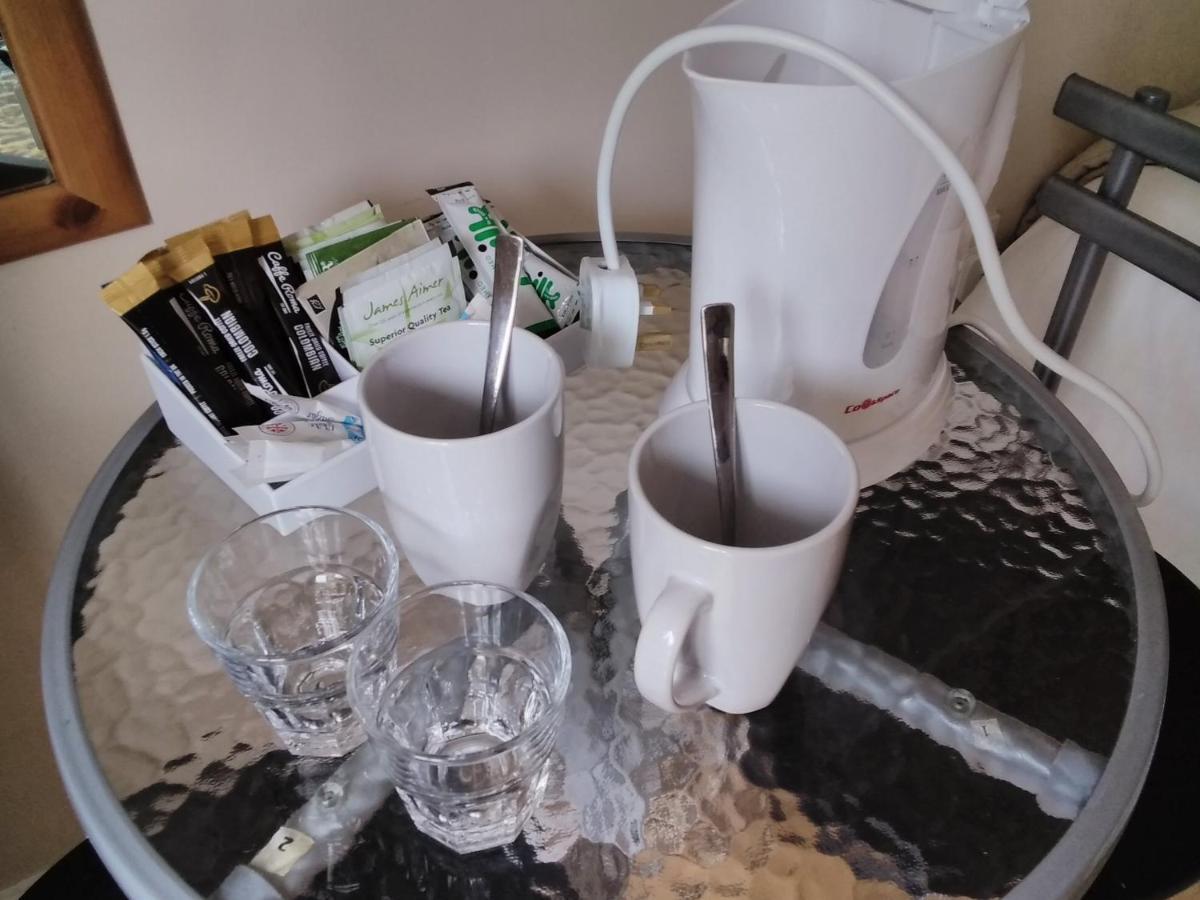 Windermere Studio Rooms - With Free Car Parking Onsite Екстер'єр фото
