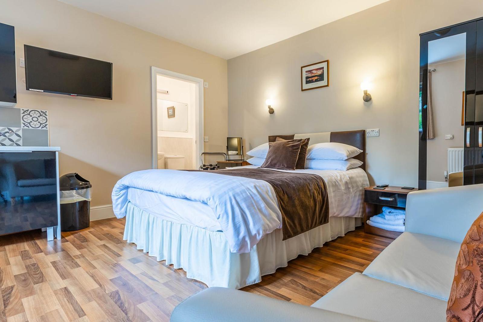 Windermere Studio Rooms - With Free Car Parking Onsite Екстер'єр фото