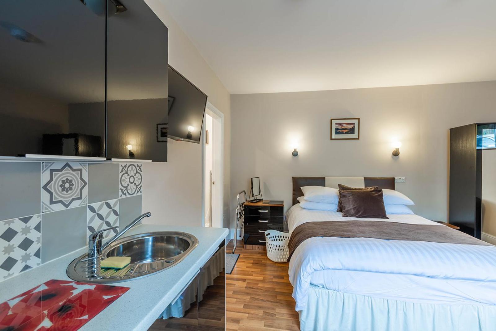 Windermere Studio Rooms - With Free Car Parking Onsite Екстер'єр фото