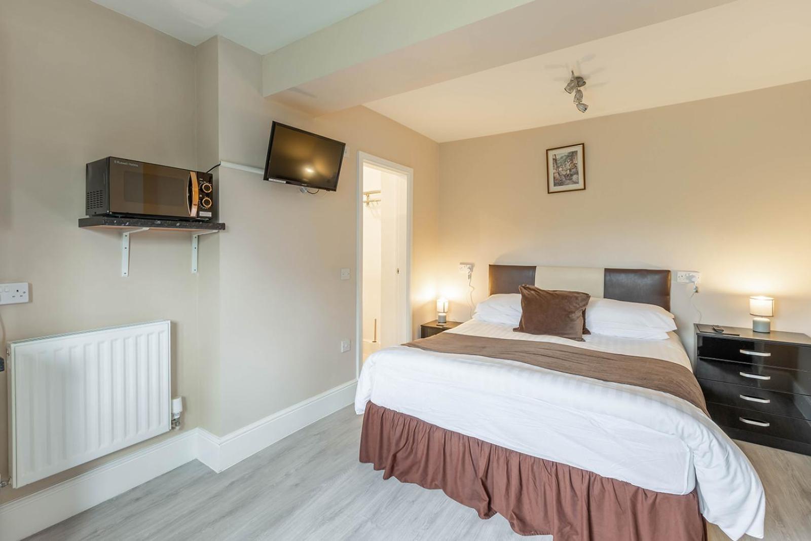 Windermere Studio Rooms - With Free Car Parking Onsite Екстер'єр фото