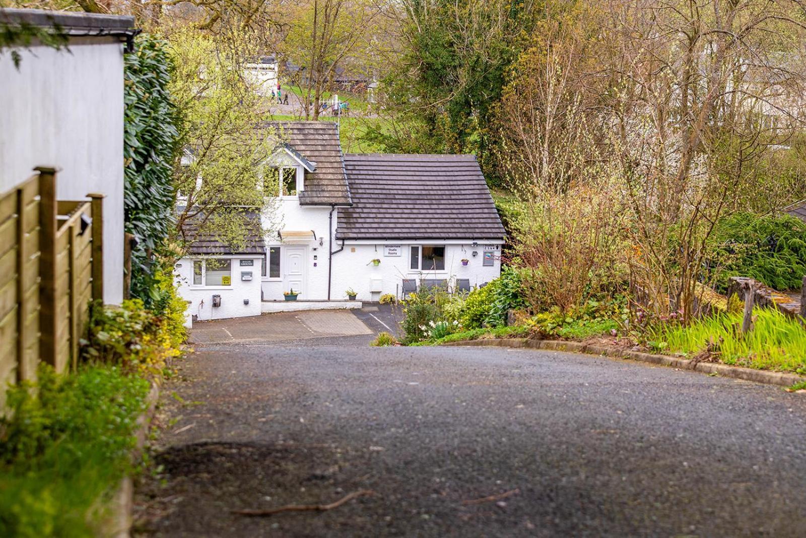 Windermere Studio Rooms - With Free Car Parking Onsite Екстер'єр фото
