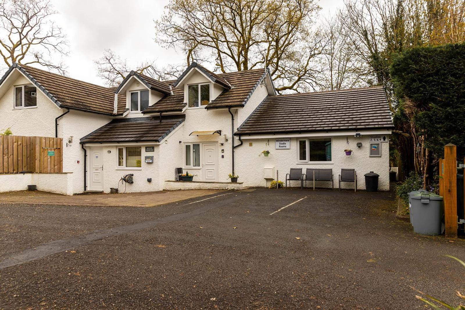Windermere Studio Rooms - With Free Car Parking Onsite Екстер'єр фото